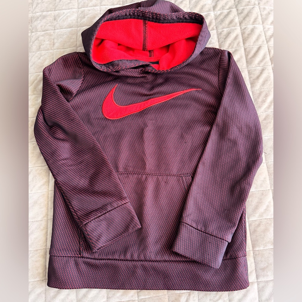 Nike Boys' Therma Dri-Fit Pullover Hoodie Size 6